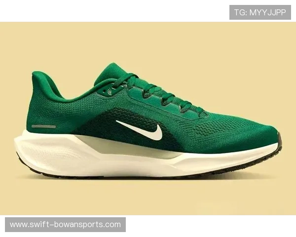 足球球星上脚Nike跑步鞋大揭秘，助力运动表现与时尚风潮的完美融合